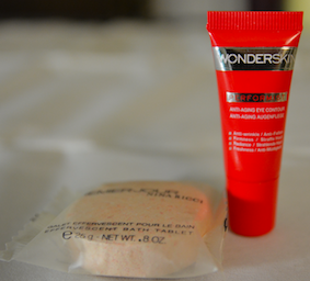 Premier Jour Effervescent Bath Tablet Nina Ricci & Performist Anti-Aging Augenpflege Wonderskin