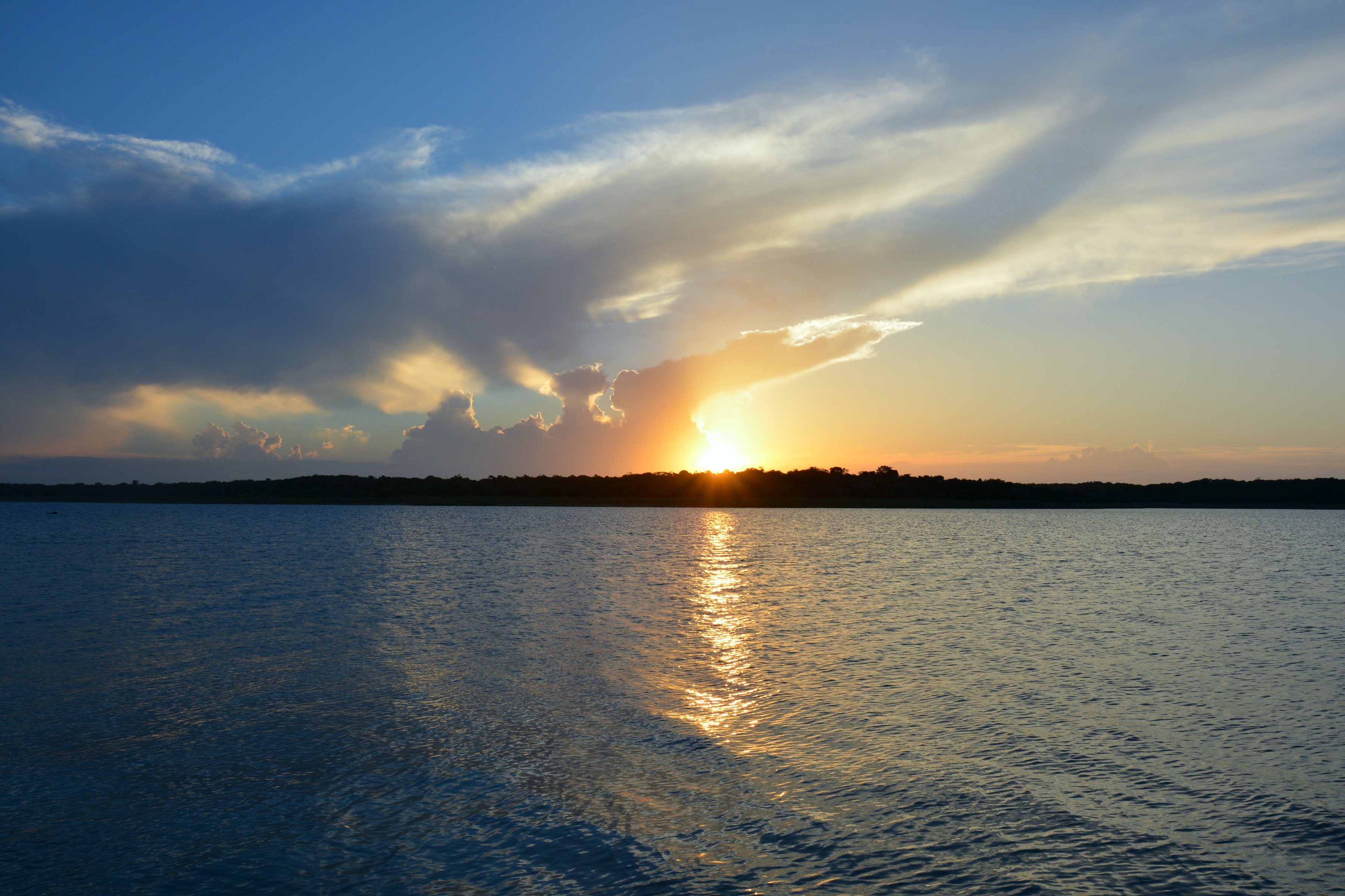 Traumhafter Sonnenuntergang am Lake Sibaya
