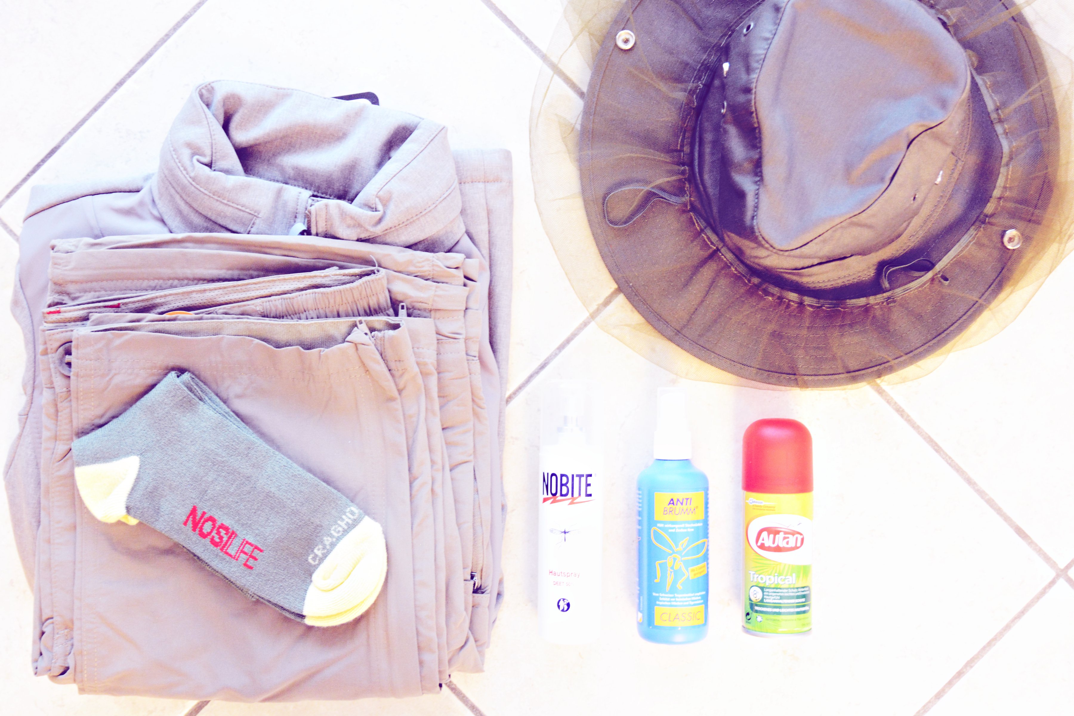 Safari Essentials: Die richtige Kleidung, Hut & Mückenschutzspray