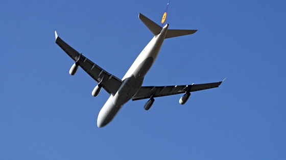 Angst vor dem Fliegen? - Ich habe sie bekämpft! 5 flugzeug von unten1