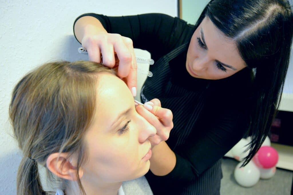 Der Benefit Makeup Workshop in Heilbronn + Schminktipps 15 benefit makeup seminar augenbrauen zeichnen1