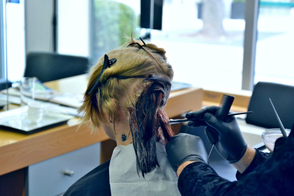 Das große Umstyling bei Scissorys Heilbronn + Styling Tipps 27 scissorys umstyling model lisa faerben1