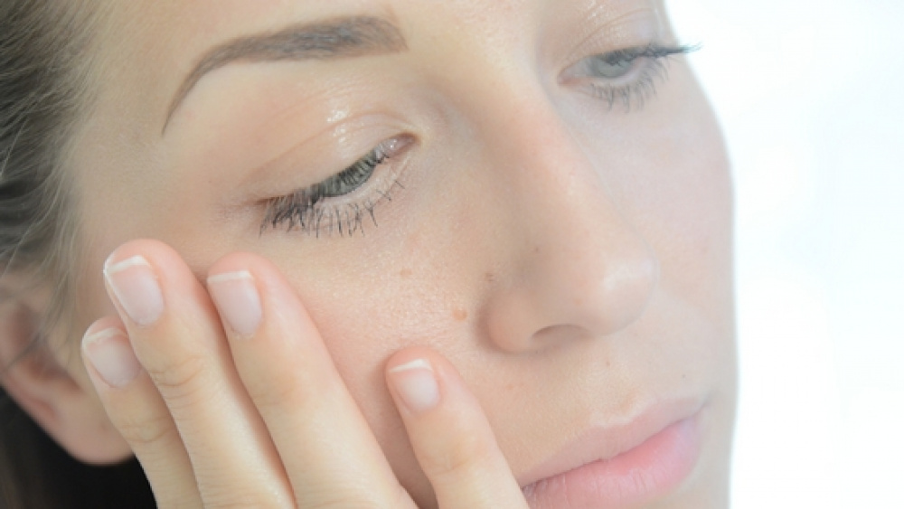 Gesicht richtig reinigen – So geht Hautpflege wirklich!